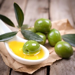 Dank seiner Inhaltsstoffe hat Olivenöl eine gesundheitsfördernde Wirkung