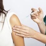 Eine Injektion in den Oberarm zur Hyposensibilisierung