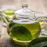 Ein Star der sogenannten Anti-Krebs-Lebensmittel: Grüner Tee.